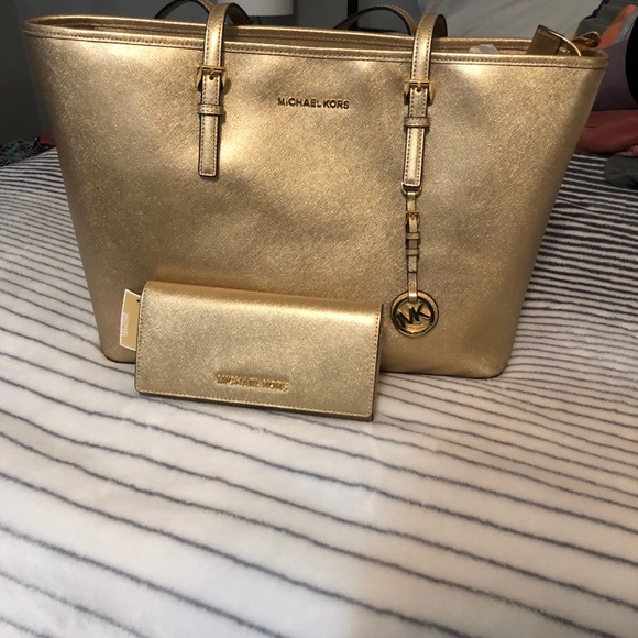 Michael Kors Handbags - Michael Kors Jet Set Travel Tote and wallet NWT